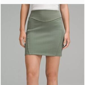 Lululemon Grey Eucalyptus Scuba High-Rise Mini Skirt size XL NWT